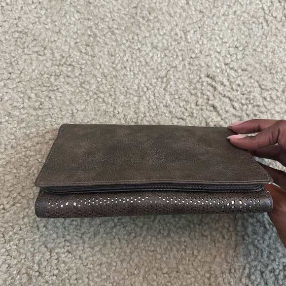 Fuchsia brand wallet - Picture 2 of 5